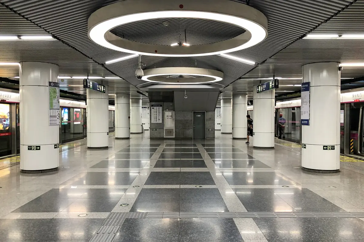 Platform of Tiantandongmen station